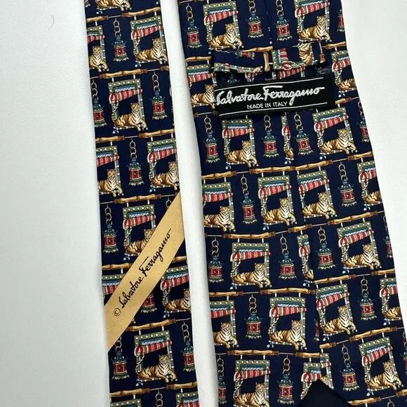 RARE‎ Salvatore Ferragamo Blue Resting Tigers Circus Silk Tie Italy 3.5x56